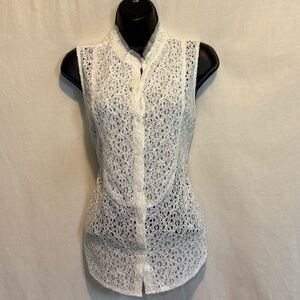 H-194 Cynthia‎ Rowley White Lace V-neck Sleeveless Button Down Blouse Size M